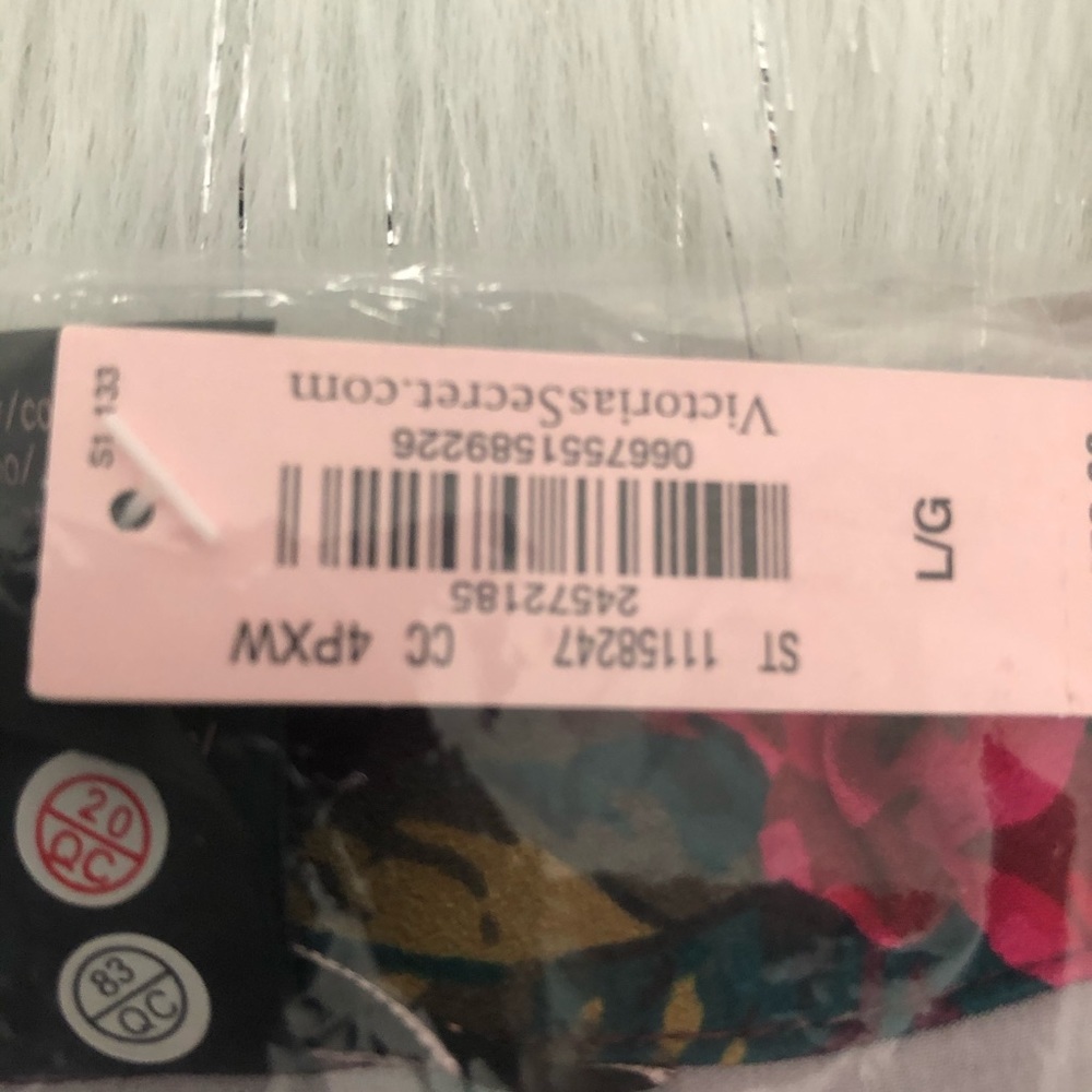 VICTORIA SECRET SATIN FLORAL SLEEP TOP.LARGE - Picture 4 of 4